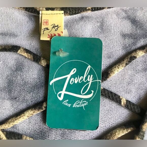 NWT … 7TH RAY “Size: 3X” Leopard Love Raglan Top In Blue - Picture 4 of 5